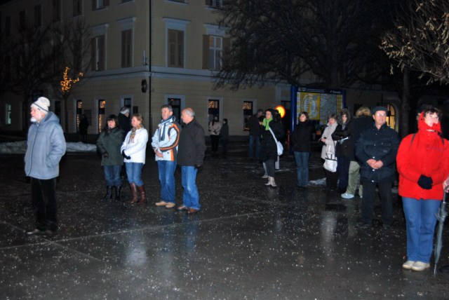 Maloštevilni poslušalci so uživali ob prepevanju božičnih pesmi